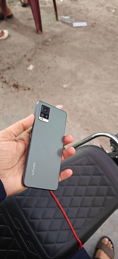 Vivo V20