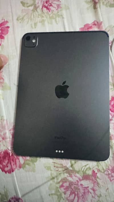 iPad m4 256 84 bh