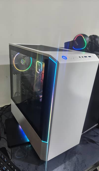 Ryzen 7 7700x, RTX 4070 Gaming PC