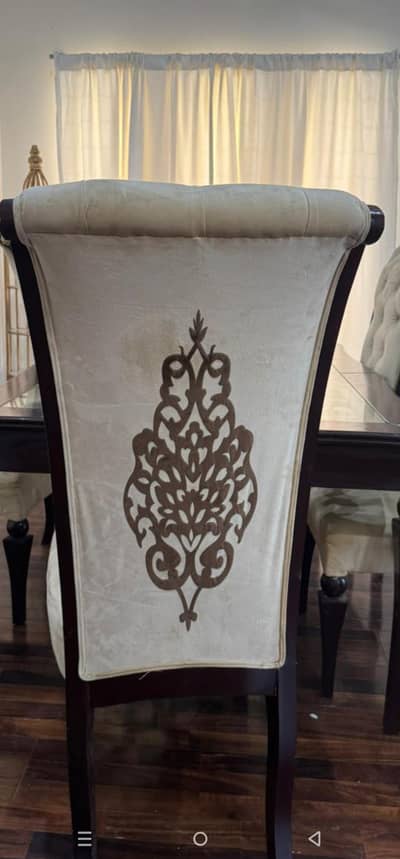 Dinning table for sale
