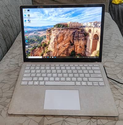 Microsoft Surface Laptop | Core i5 7th Gen | Smooth touch | Ultra Slim
