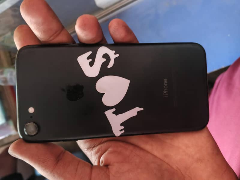 Apple iPhone 7 1