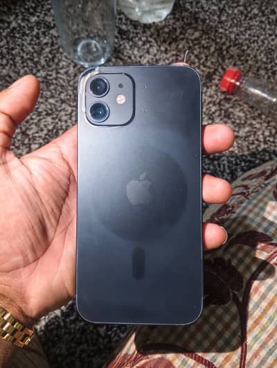 10/10 condition  64 gb pack phone battery 94