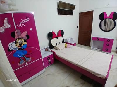 Beautiful Kids Bed Room Set