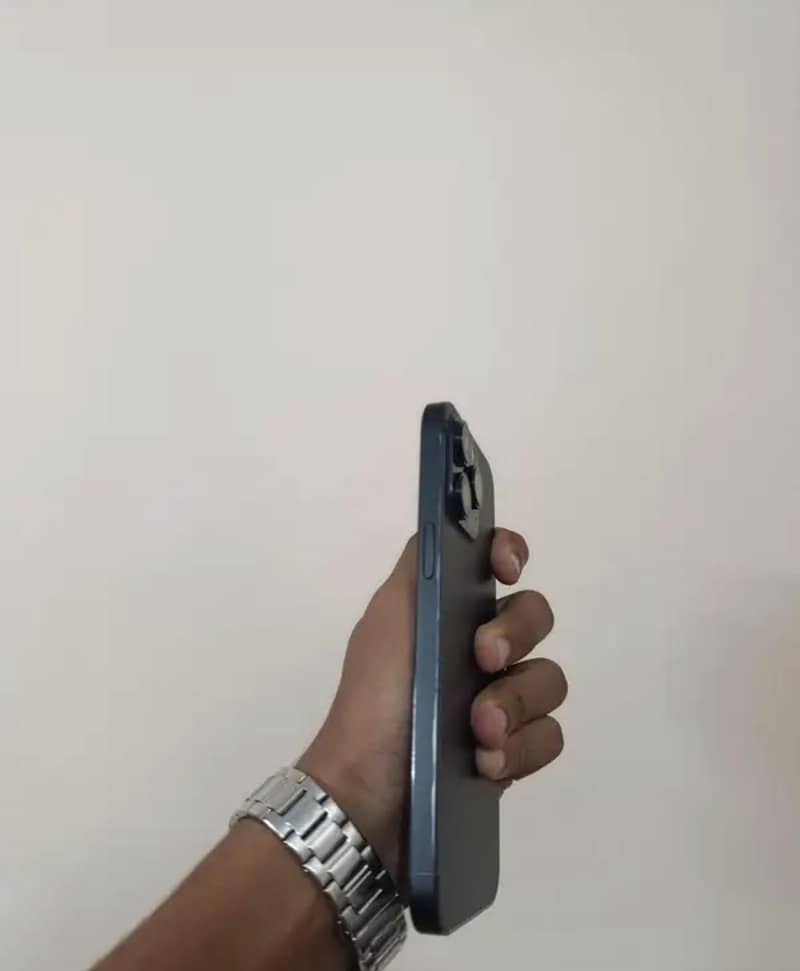 iPhone 14 pro max 2