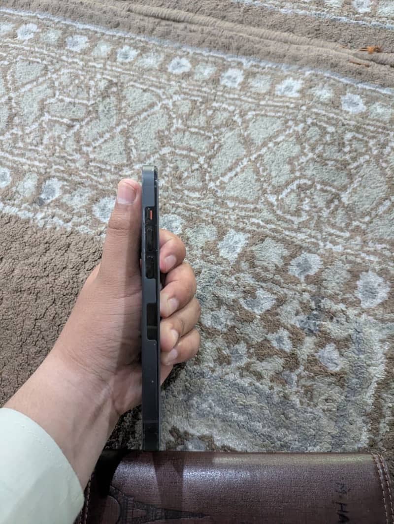 Apple iPhone 14 Pro 3
