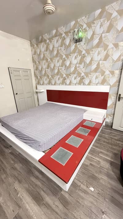 Modern King Size Platform Bed with Side Tables – Excellent Condition