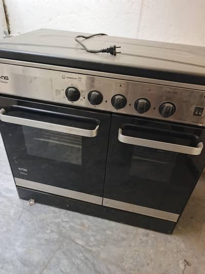 nasgas oven electric & gas in very good condition