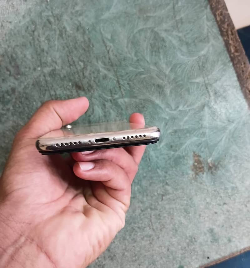 Apple iPhone X 0