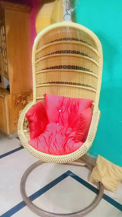 Hanging Egg chair/swing Chair—Excellent condition