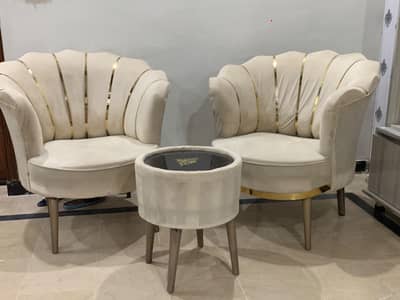 coffee chairs with mid table
