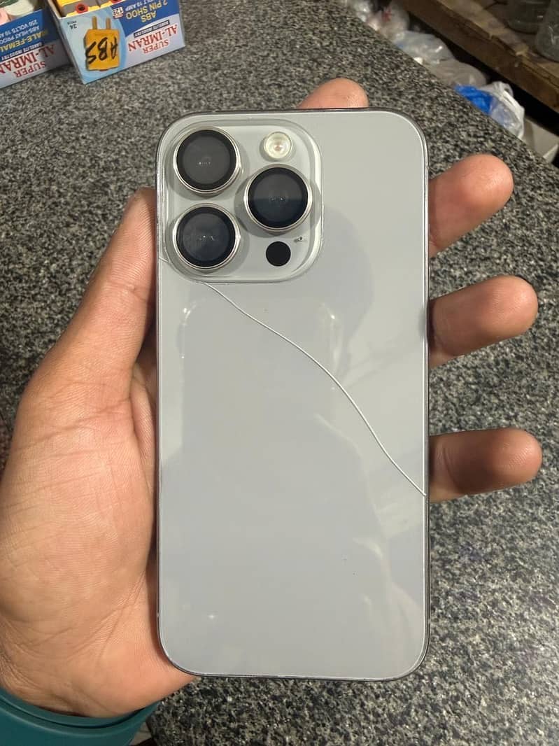 Apple iPhone 15 Pro 2