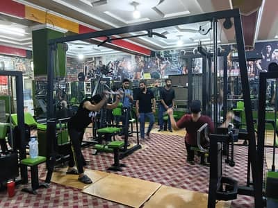 Gym Crossover Machine – Excellent Condition