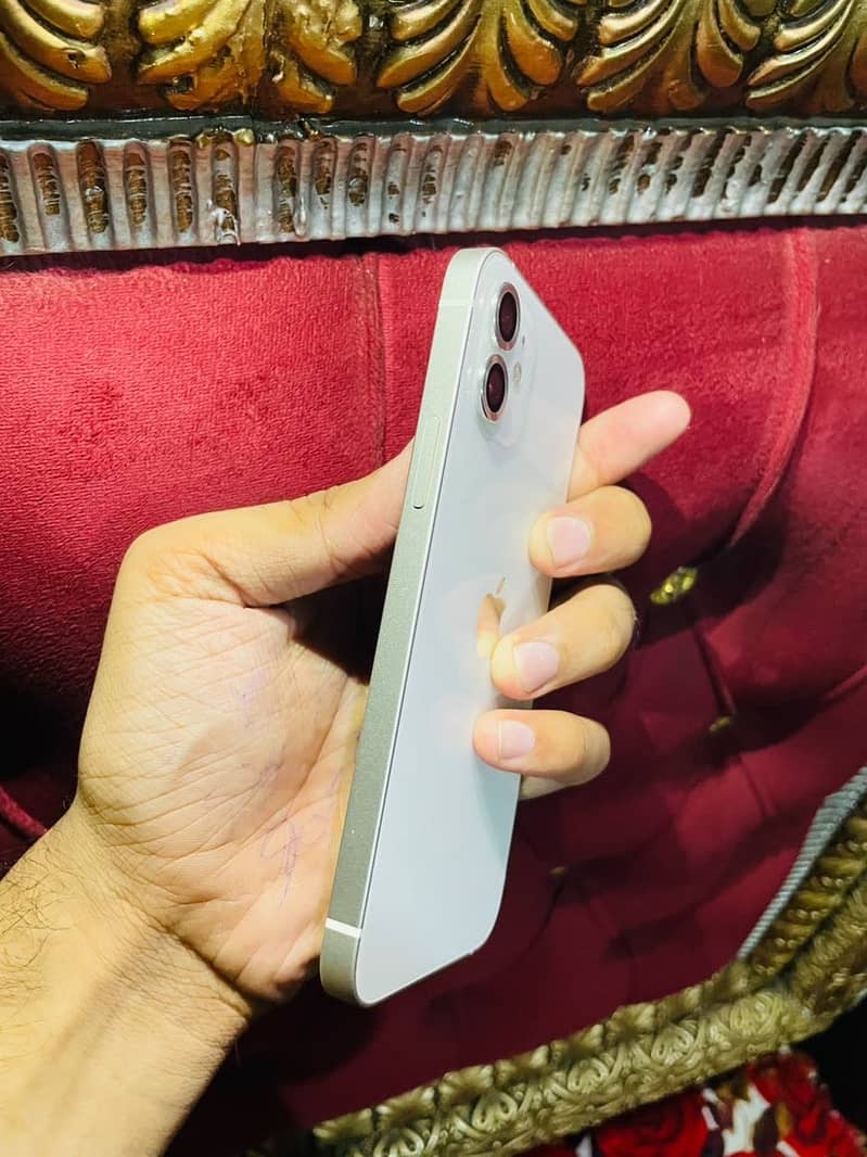 IPHONE 12 4