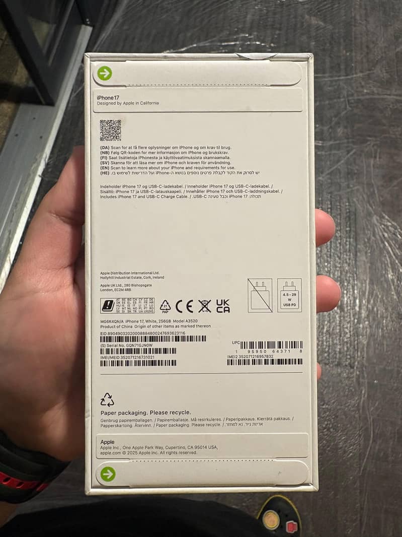 Apple iPhone 17 0
