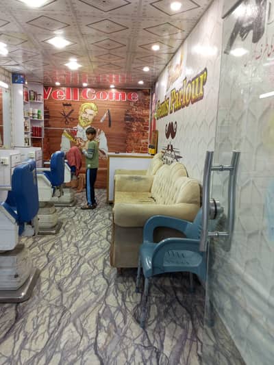 Urgent sale hair saloon for boy Gujrat