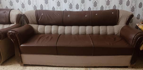 5 Seater Sofa For Sale. Fair condition 6/10