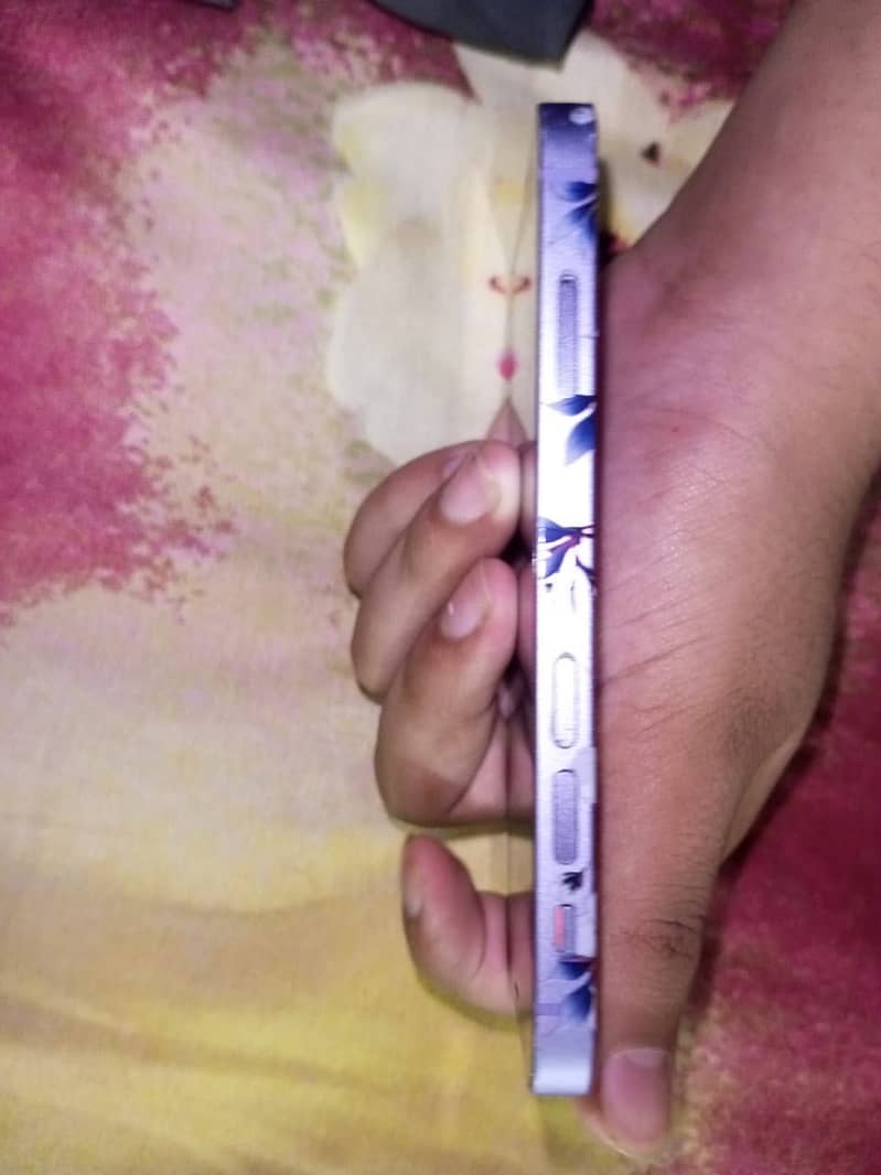 Apple iphone 12 mini 4