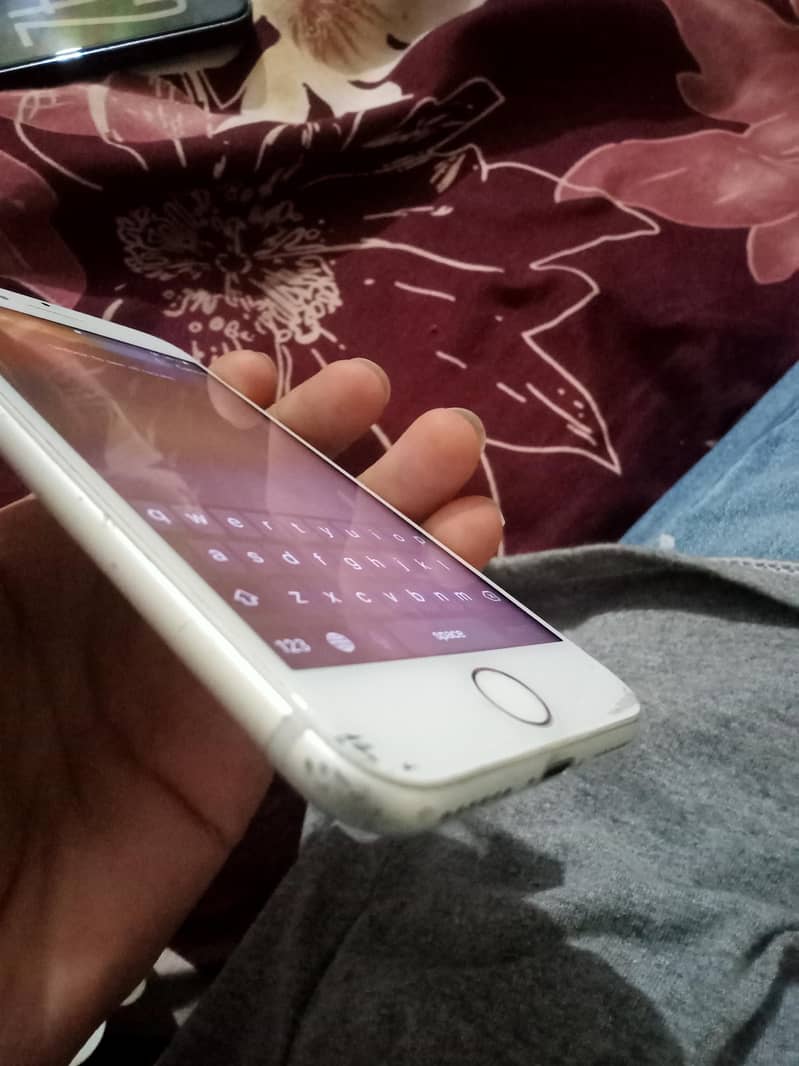 Apple iPhone 7 6