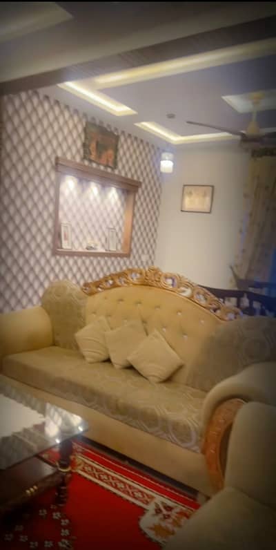 FOR SALE KALAM KAAR SOFA 65000 HAZAR 6 SEATER FULLY NEW