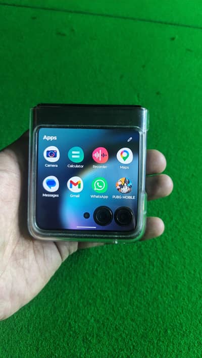Motorola Razr40 Ultra global 8-256gb sealed bought frm USA. read ad plz