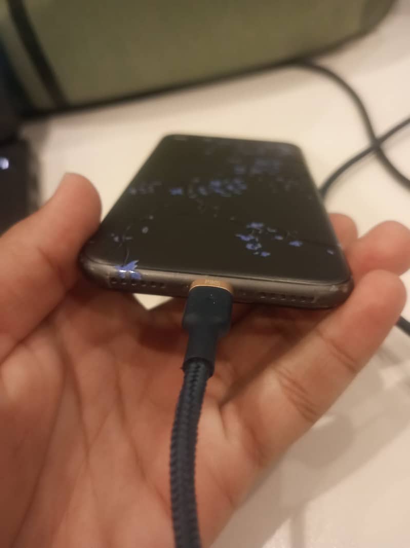 Apple iPhone 8 3