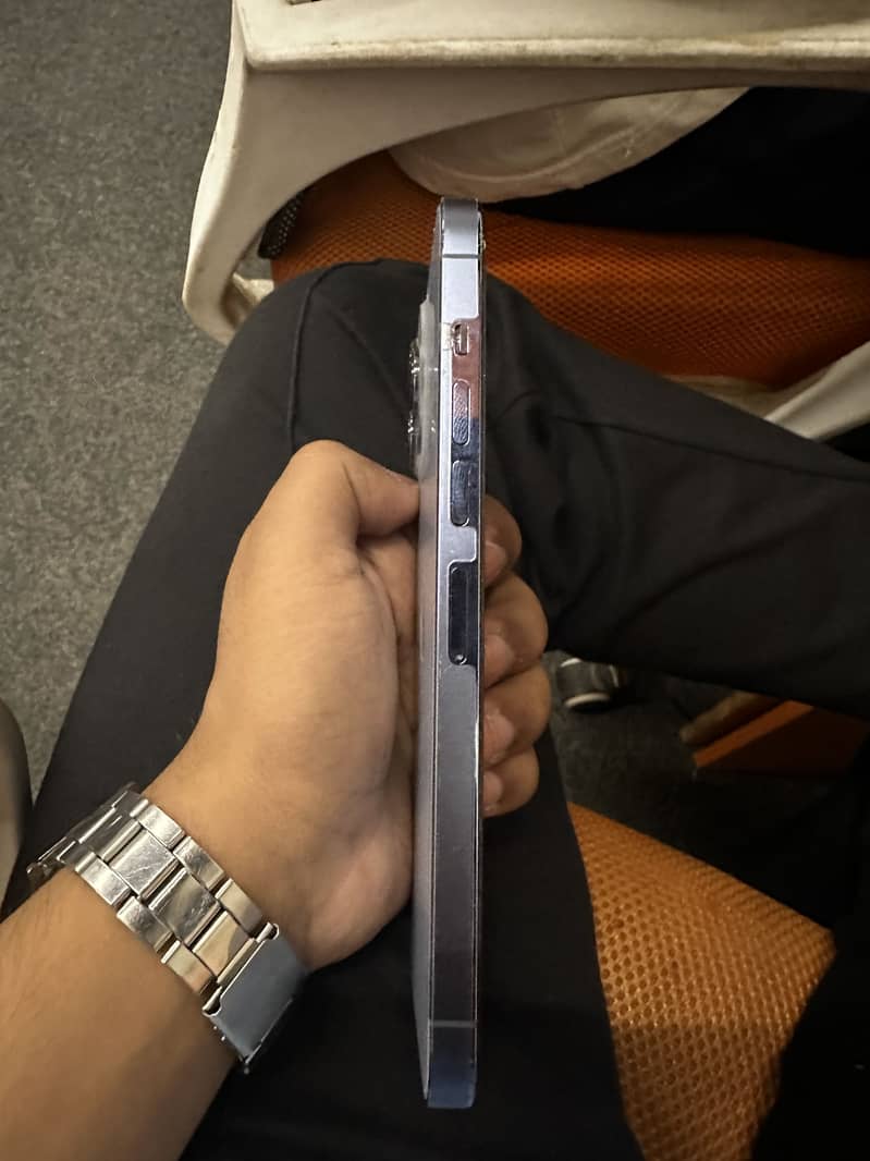 Apple iPhone 13 Pro Max 3