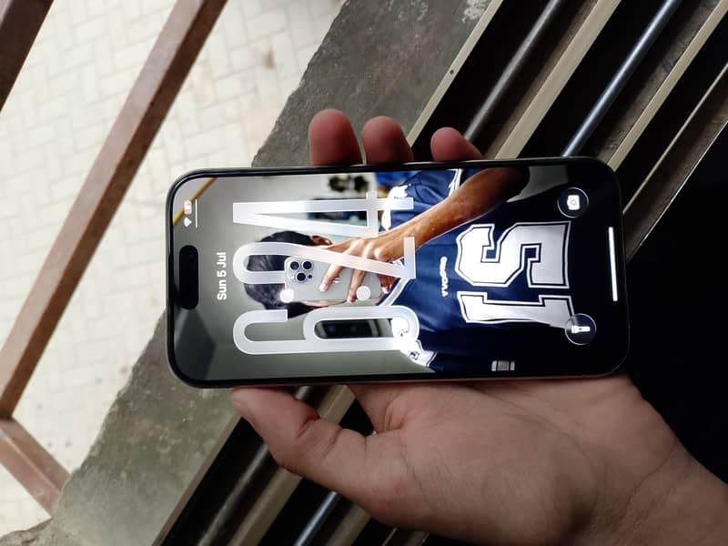 Apple iPhone 15 Pro 1