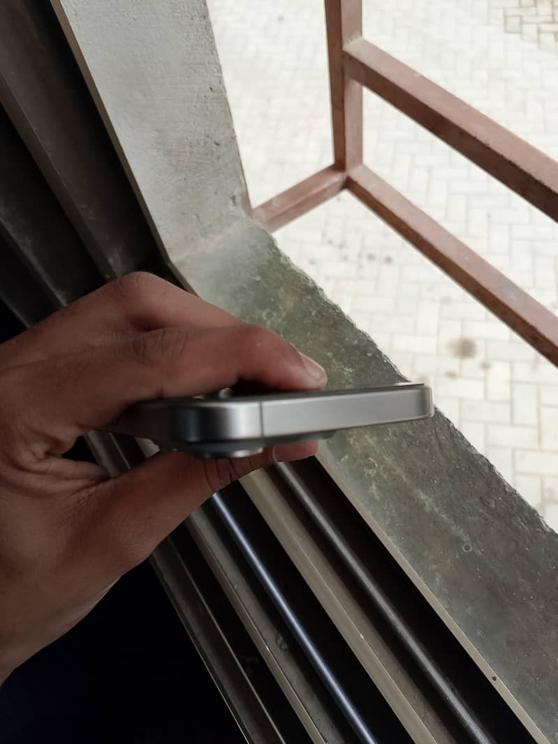 Apple iPhone 15 Pro 5