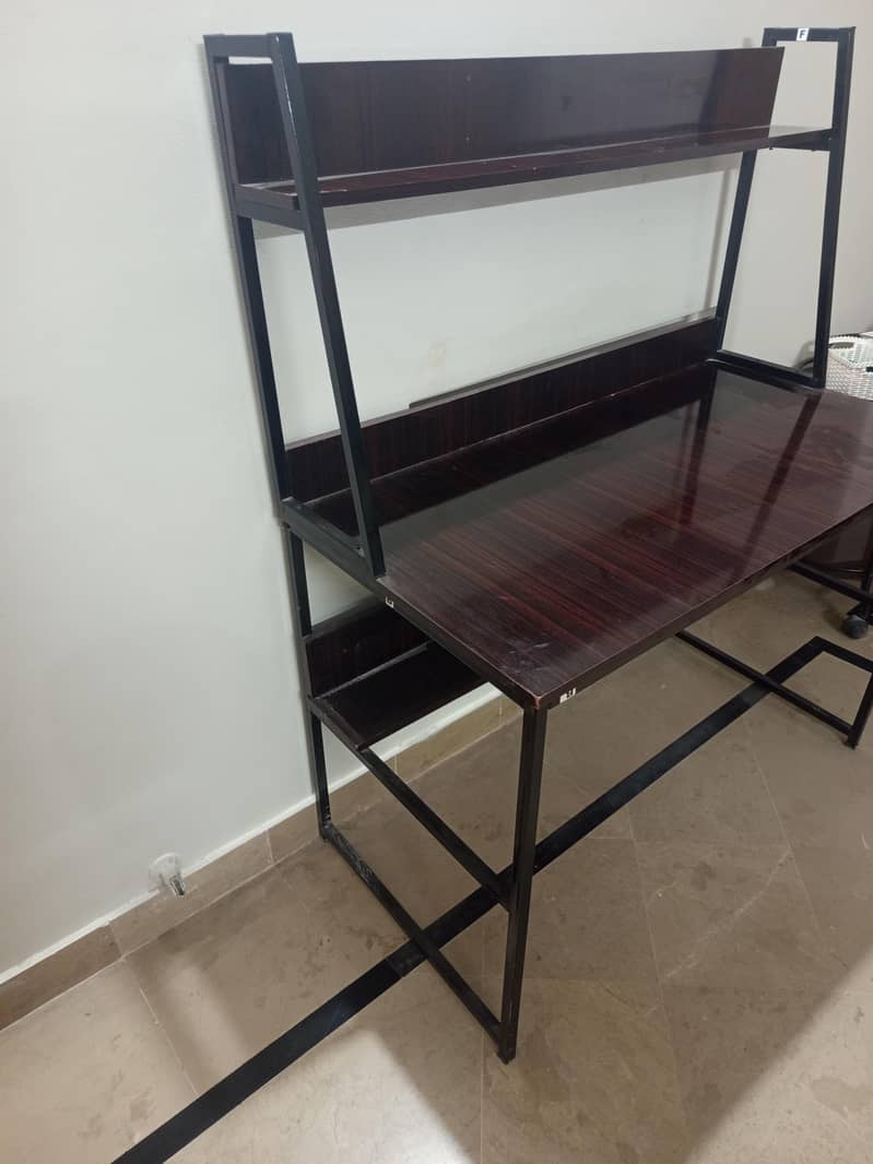 Study table 1