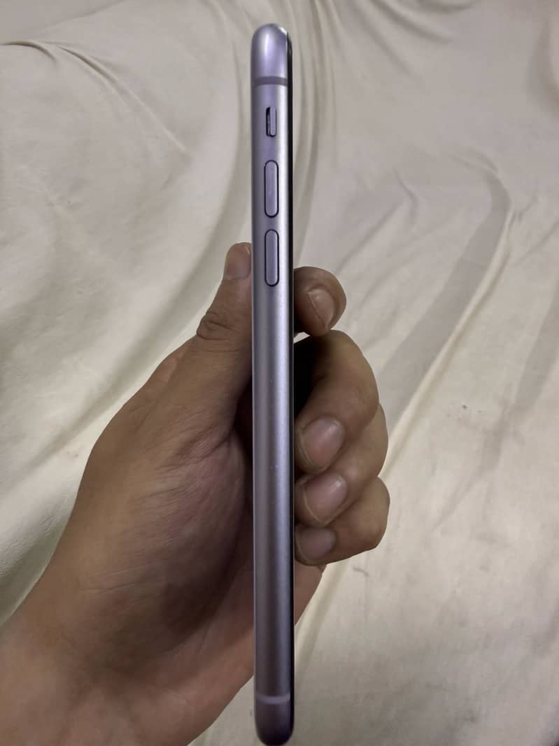Apple iPhone 11 3