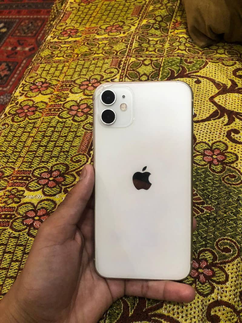 Apple iPhone 11 3