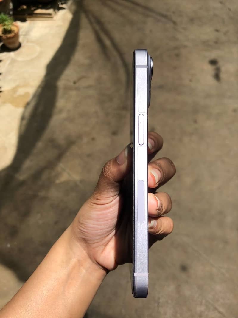 Apple iPhone 14 4