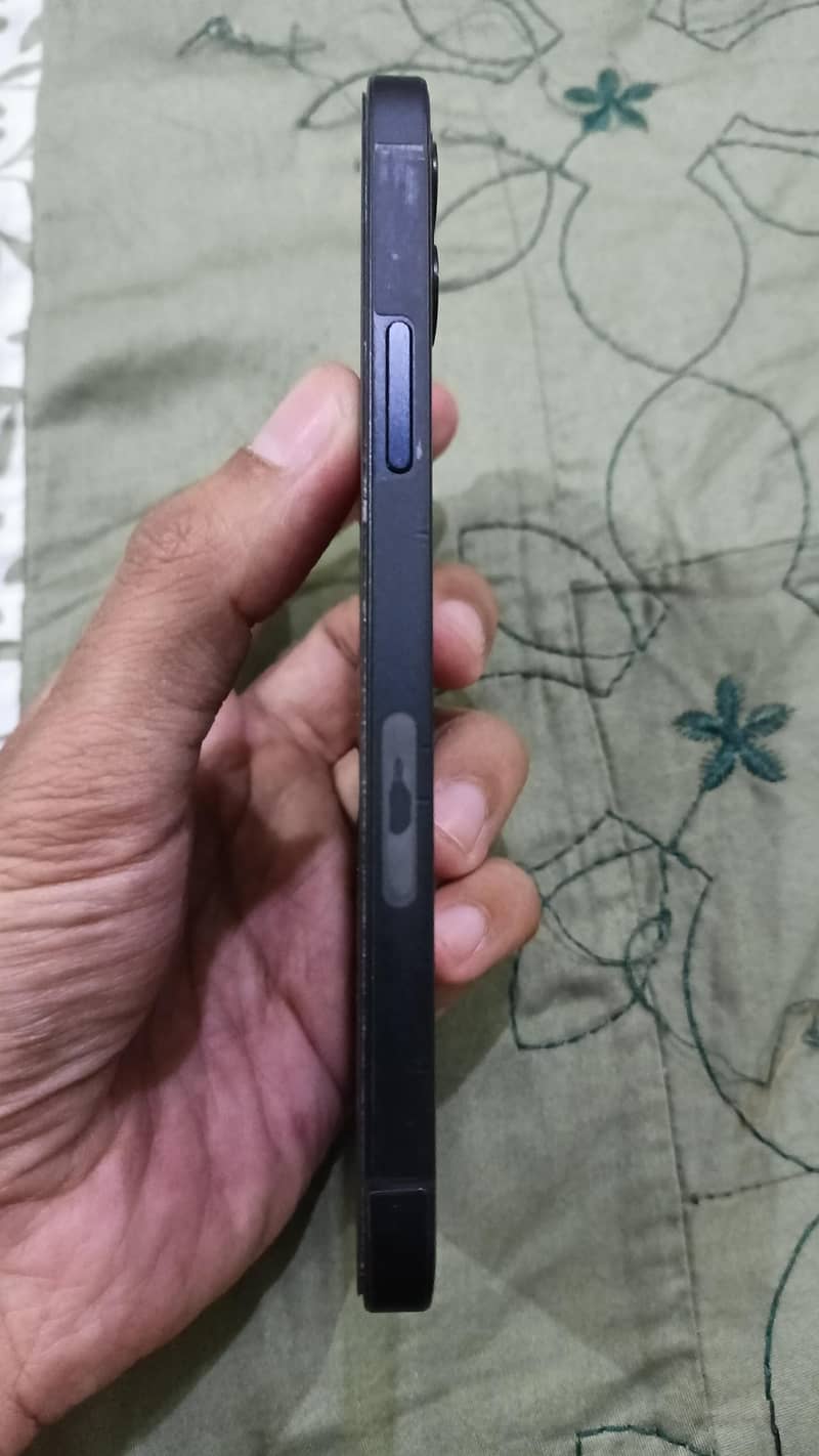 Apple iPhone 12 1