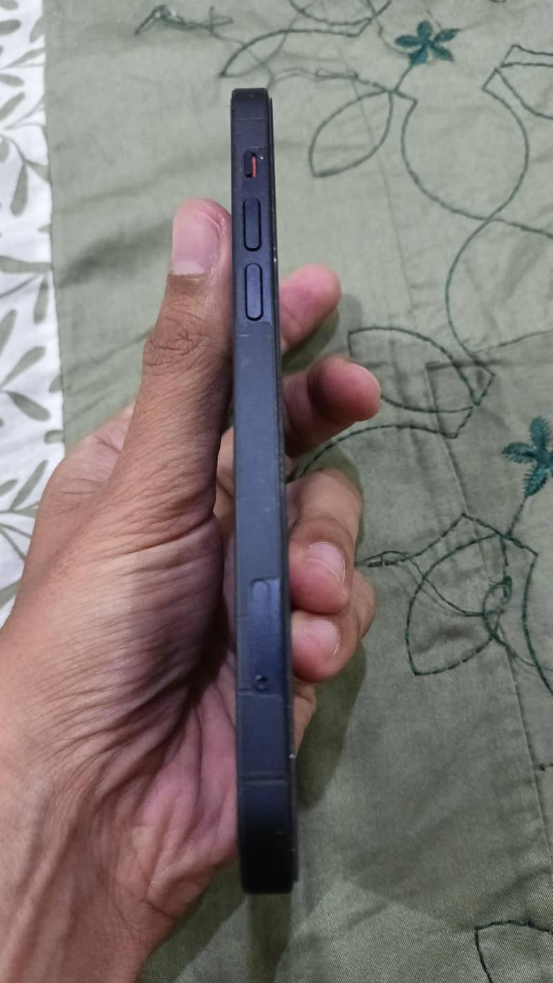 Apple iPhone 12 3