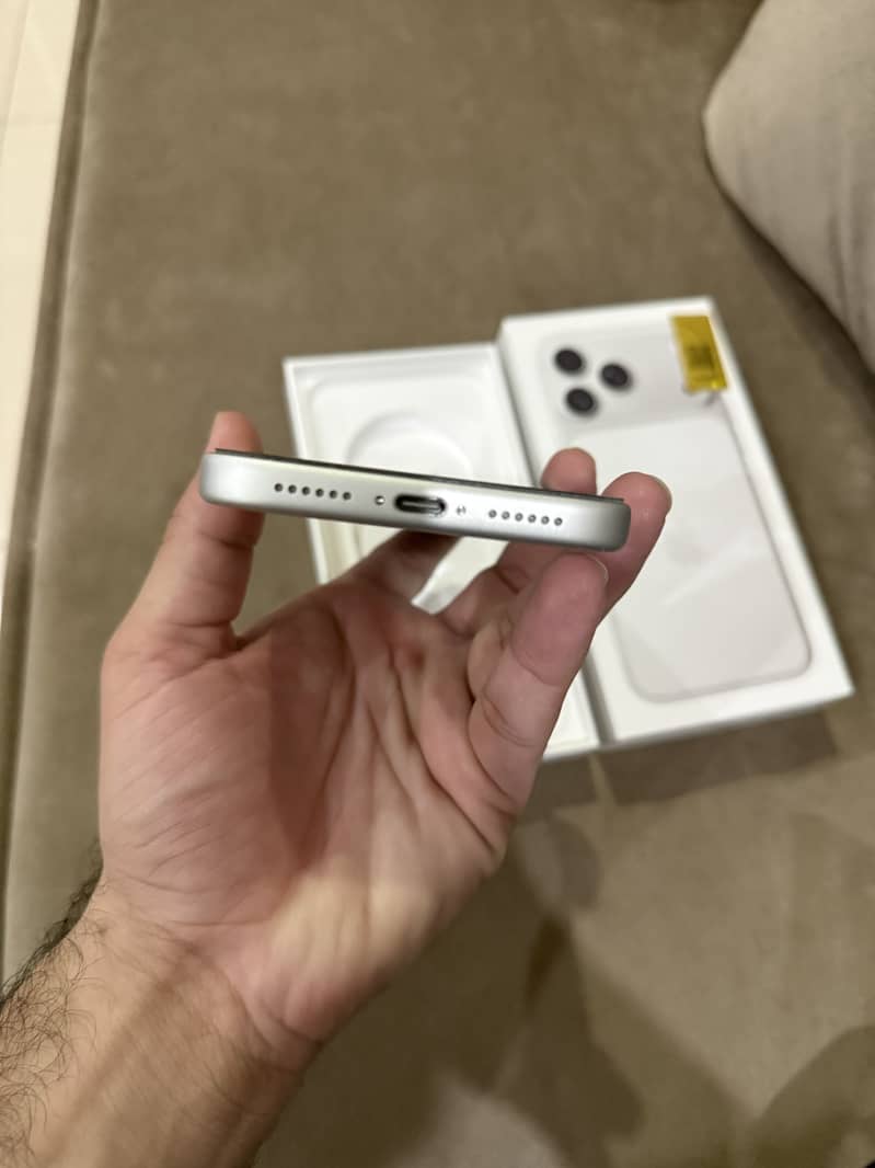 iPhone 17 Pro Max 1