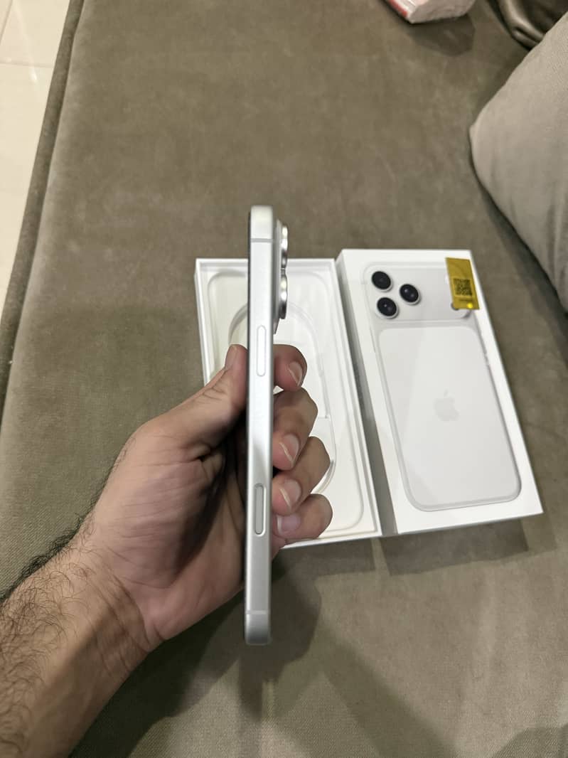iPhone 17 Pro Max 7