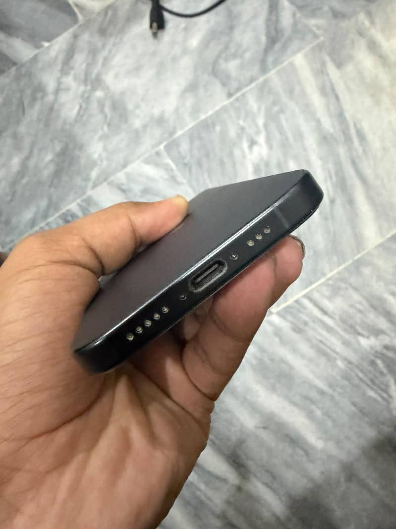 Apple iPhone 16 1