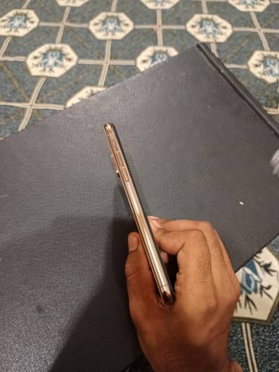 Apple iPhone XS