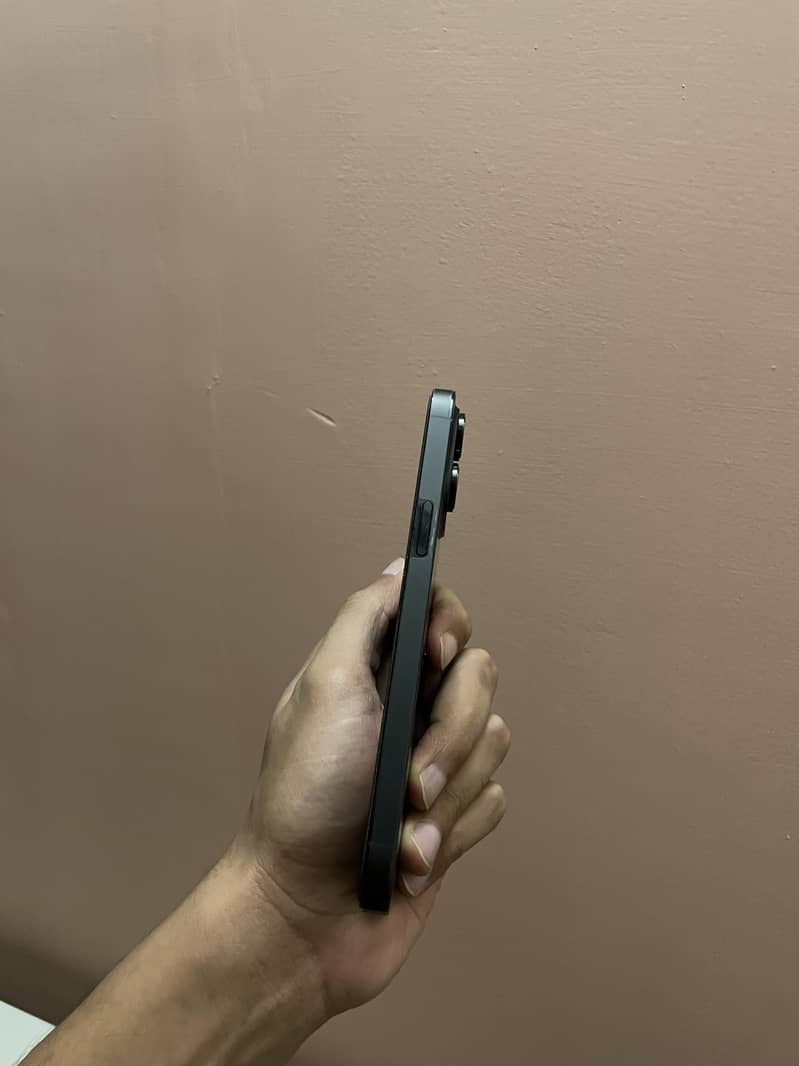 Apple iPhone 14 Pro Max 4