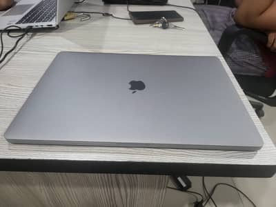 MacBook Pro 16inch 2019 Core i7 16GB RAM / 512GB SSD | Mint Condition