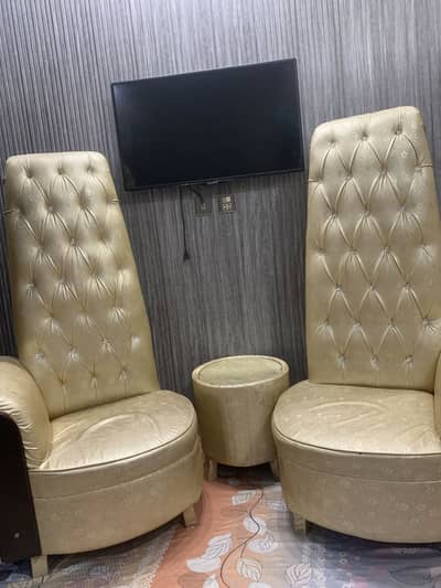 Complete elegant bed set for sale