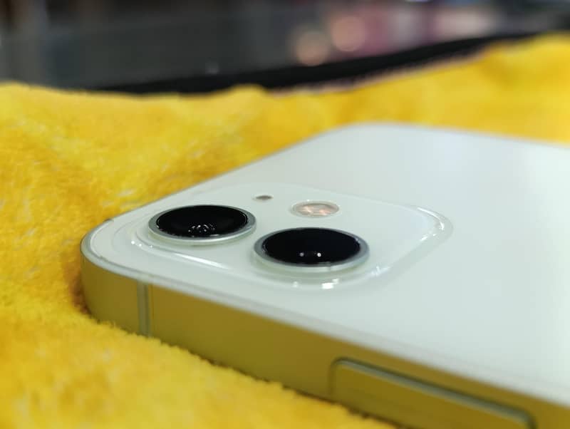 Apple iPhone 12 1