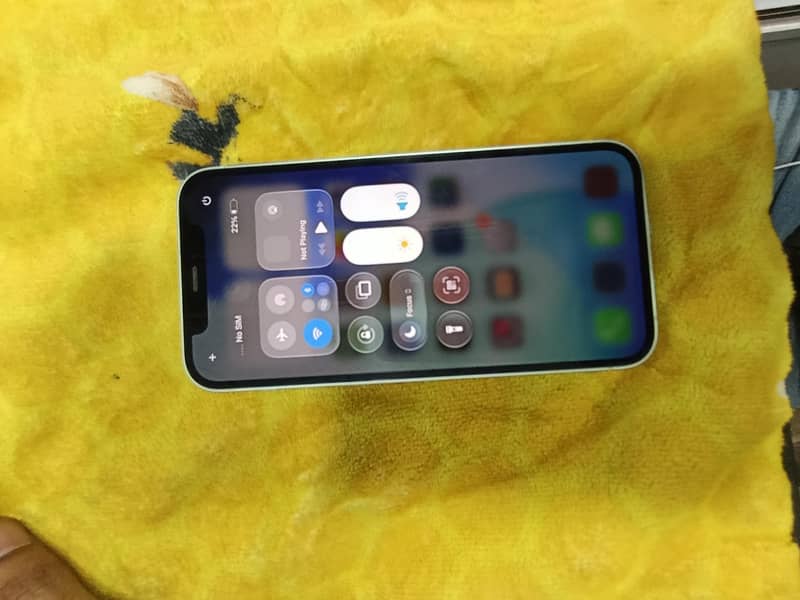 Apple iPhone 12 3