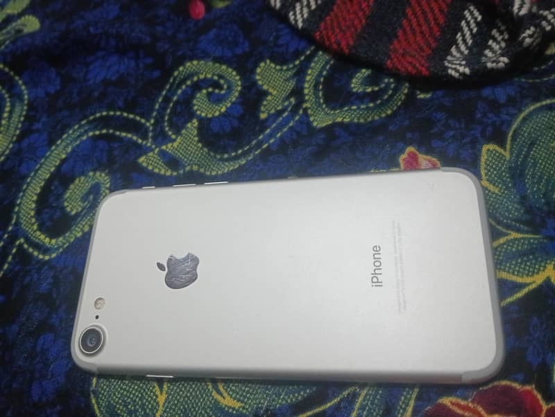 Apple iPhone 7 4