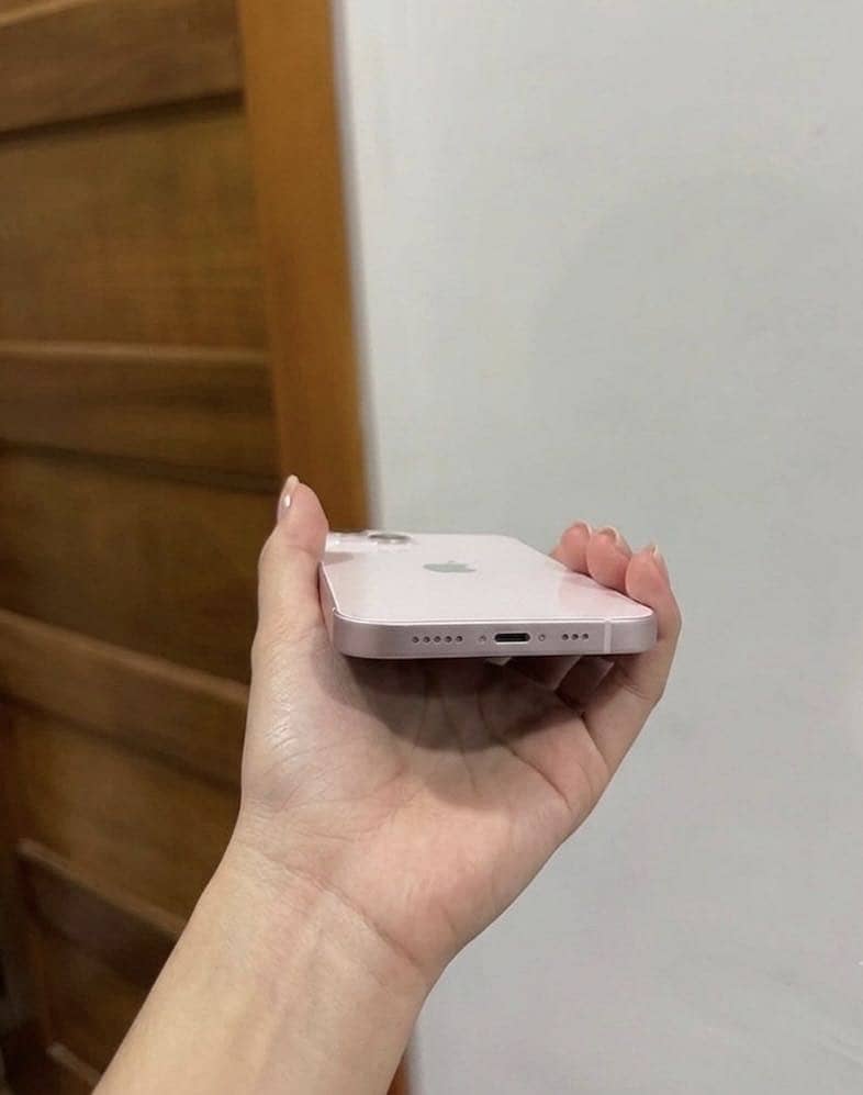 Apple iPhone 13 4