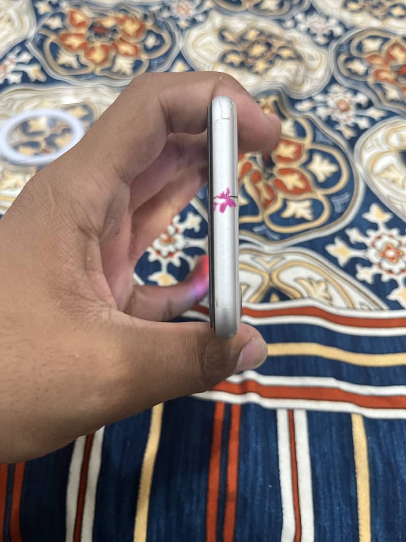 Ipone se 2020 2
