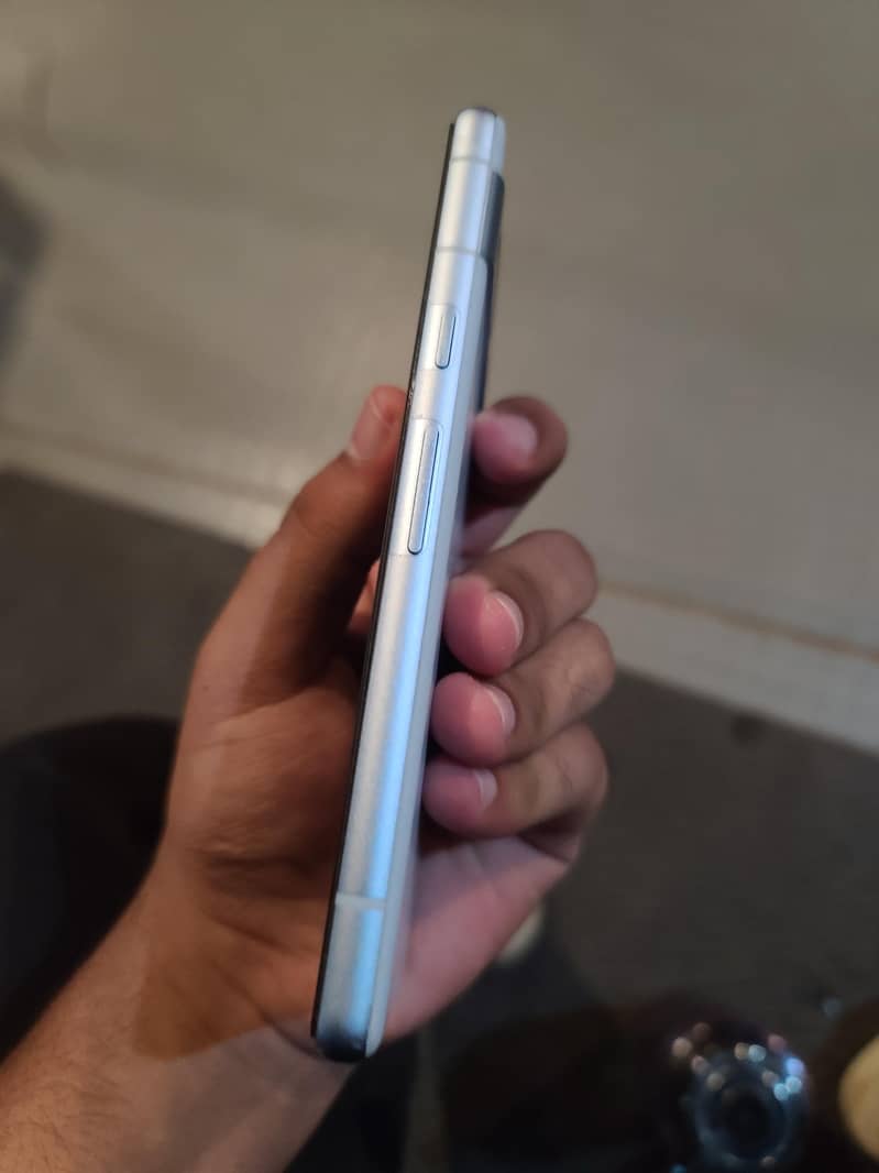 Google Pixel 7a 2