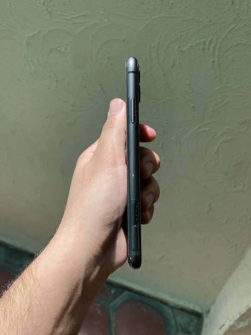 Apple iPhone 11 12