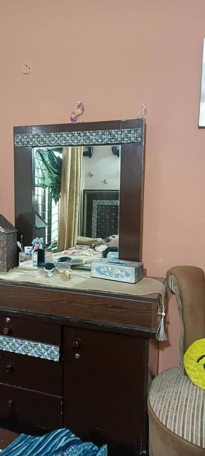 dressing table for sale good condition 03074668174